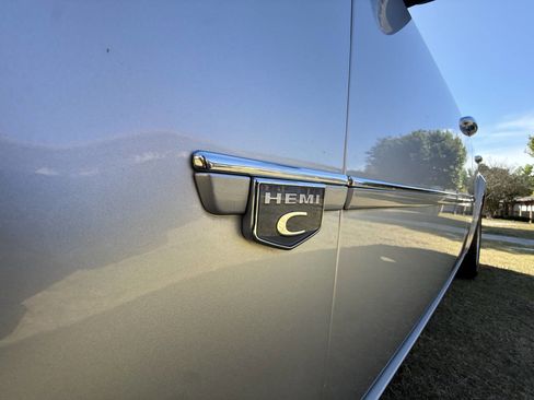 Used 2005 Chrysler 300 C RWD image 13