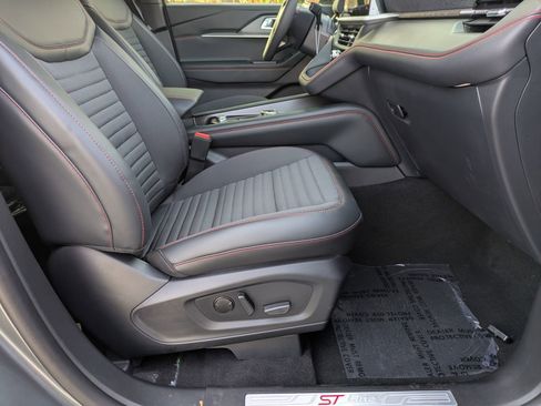 New 2026 Ford Explorer ST-Line w/ ST-Line Street Pack image 39