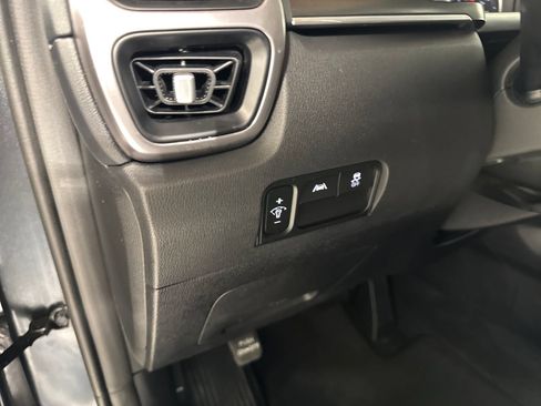 Used 2022 Kia Sorento LX FWD image 17