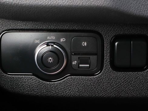 Used 2021 Mercedes-Benz Sprinter 2500 image 24