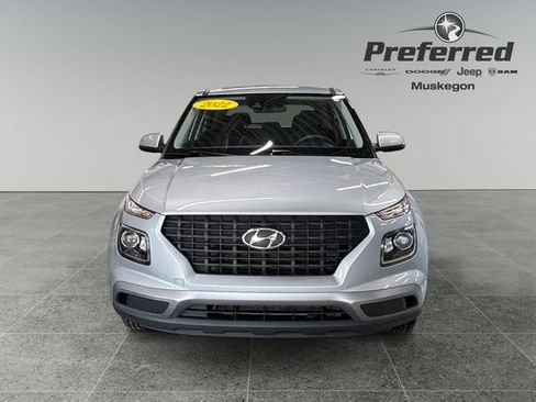 Used 2022 Hyundai Venue SE FWD image 11