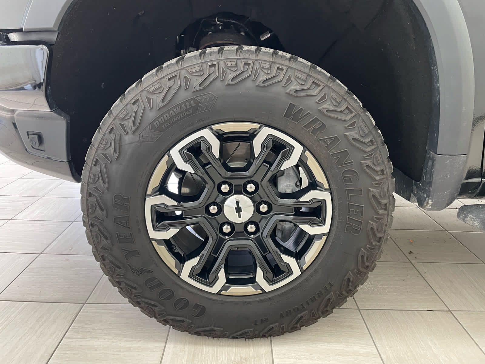 Used 2024 Chevrolet Silverado 1500 ZR2 AWD/4WD image 8