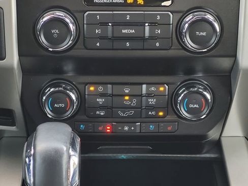Used 2020 Ford F150 Lariat RWD image 18