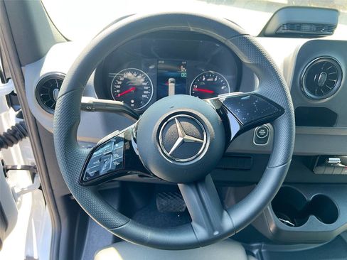 New 2025 Mercedes-Benz Sprinter 2500 image 10