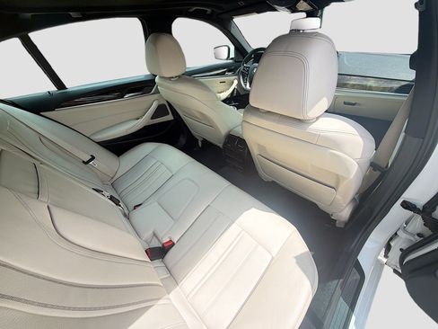 Used 2021 BMW 530i w/ Premium Package RWD image 30