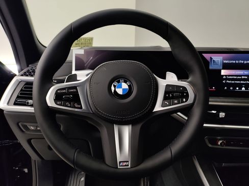 Used 2026 BMW X5 sDrive40i w/ M Sport Package image 16