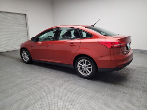 Used 2018 Ford Focus SE FWD image 3