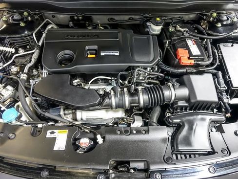 Used 2018 Honda Accord Sport image 31