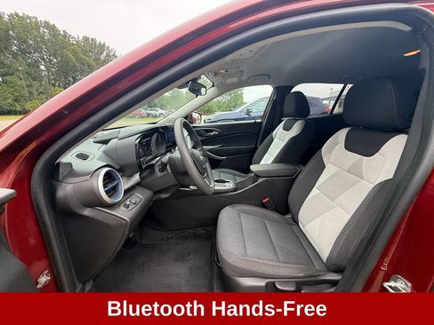 Used 2024 Chevrolet Trax LS w/ LS Convenience Package FWD image 13