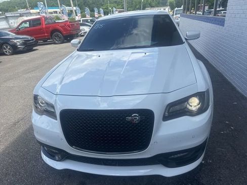 Used 2023 Chrysler 300 C RWD image 2