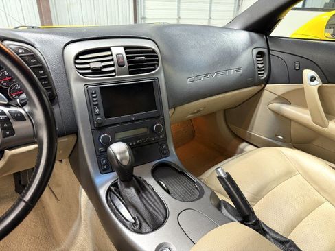 Used 2007 Chevrolet Corvette Coupe w/ Preferred Equipment Group RWD image 17