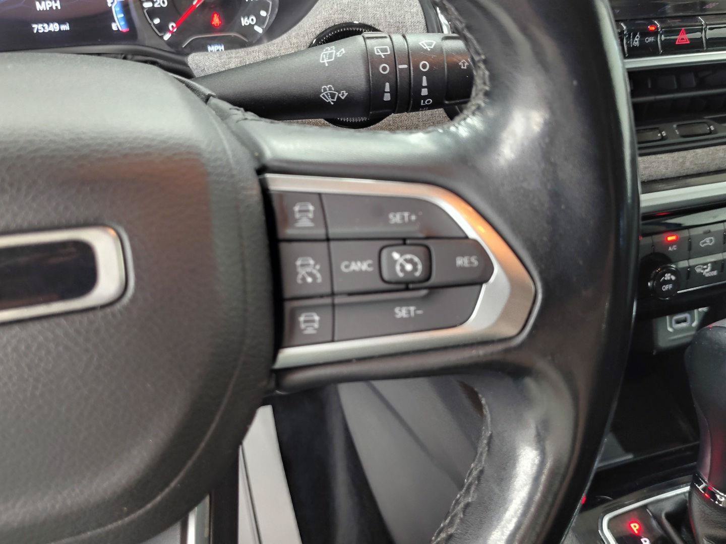 Used 2022 Jeep Compass Latitude AWD/4WD image 12