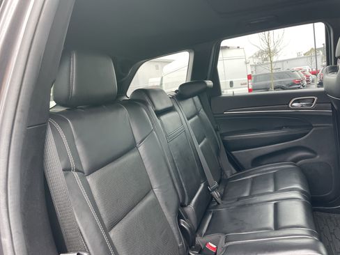 Used 2015 Jeep Grand Cherokee Limited w/ Luxury Group II image 21