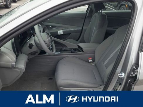 New 2026 Hyundai Elantra SE image 13