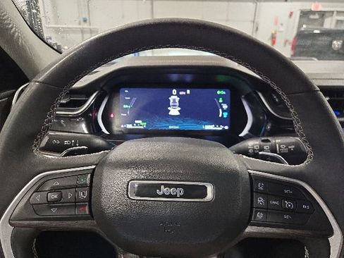 Used 2022 Jeep Grand Cherokee Limited 4xe w/ Luxury Tech Group II AWD/4WD image 17