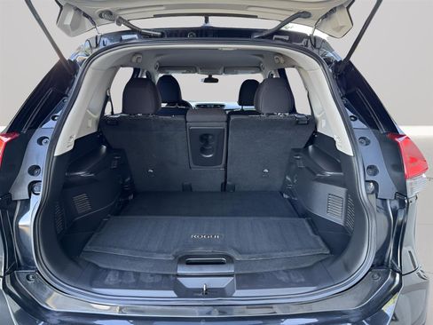 Used 2018 Nissan Rogue S image 26