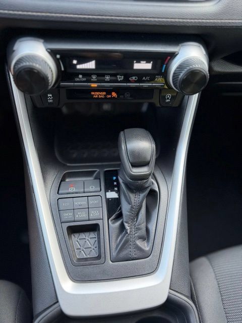 Used 2019 Toyota RAV4 LE w/ All Weather Liner Package AWD/4WD image 16