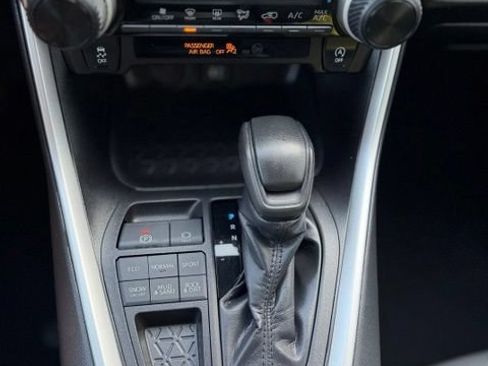 Used 2019 Toyota RAV4 LE w/ All Weather Liner Package AWD/4WD image 16