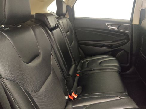 Used 2022 Ford Edge Titanium w/ Equipment Group 301A AWD/4WD image 19