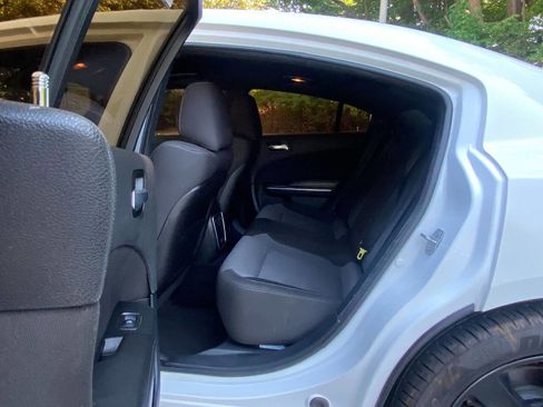 Used 2018 Dodge Charger R/T RWD image 43