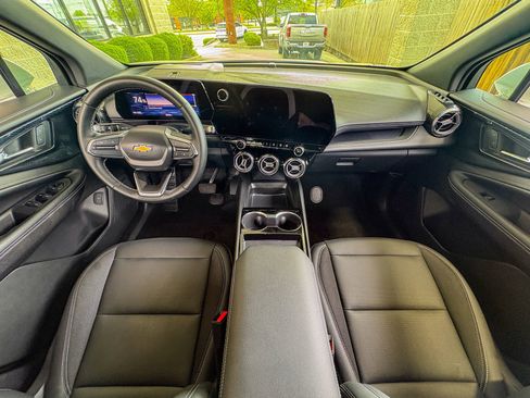 Used 2024 Chevrolet Blazer EV LT AWD/4WD image 2