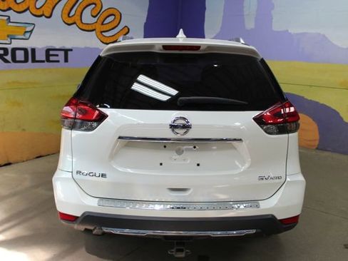 Used 2017 Nissan Rogue SV AWD/4WD image 7