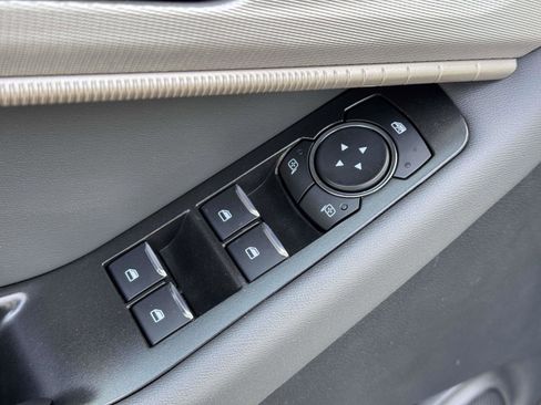 Used 2025 Ford Explorer Active image 15