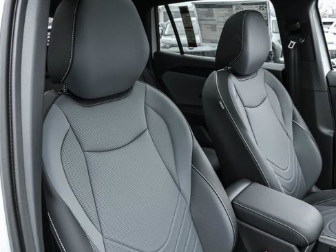 New 2025 Volkswagen Tiguan SE R-Line image 43