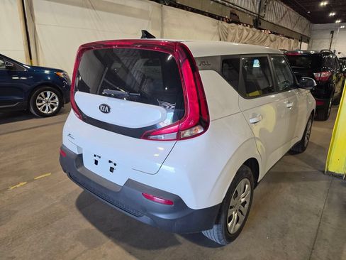 Used 2020 Kia Soul LX FWD image 2