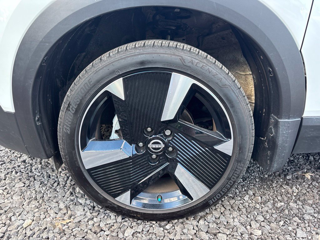 Certified 2025 Nissan Kicks SR AWD/4WD image 11