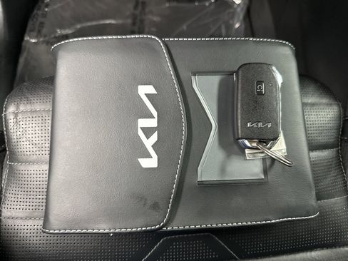 Used 2022 Kia Telluride SX w/ SX Prestige Package image 44