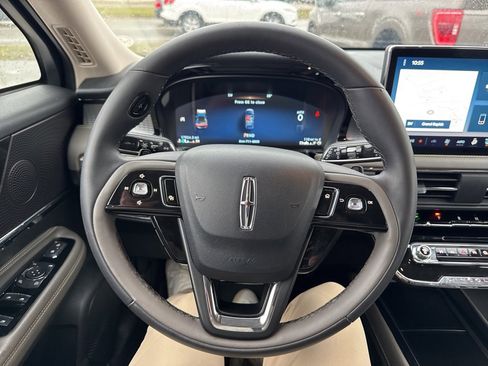 Used 2024 Lincoln Corsair FWD image 10