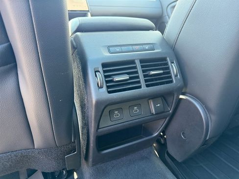 Used 2024 Land Rover Discovery Sport S image 18