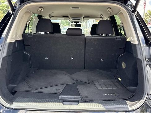 Certified 2024 Nissan Rogue SV FWD image 12