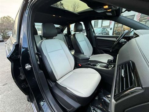 Used 2019 Volkswagen Jetta R-Line w/ R-Line Cold Weather Package image 29