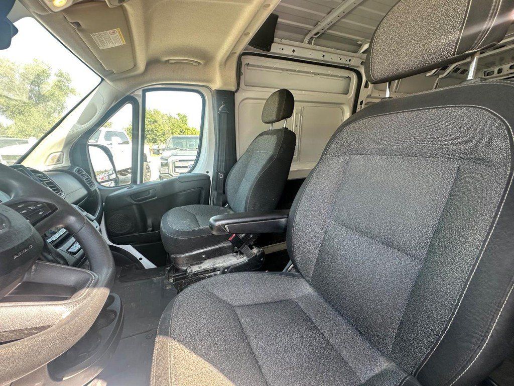Used 2024 RAM ProMaster 2500 w/ Convenience Group FWD image 28