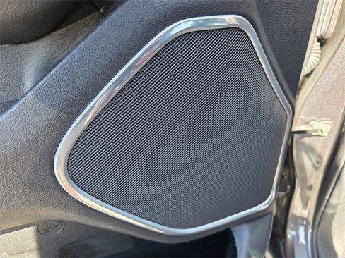 Used 2019 RAM 1500 Laramie image 30