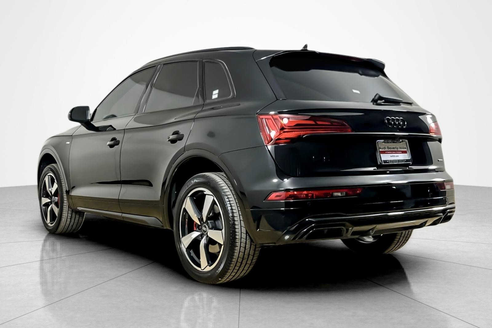 Used 2024 Audi Q5 2.0T Premium Plus w/ Premium Plus Package AWD/4WD image 3