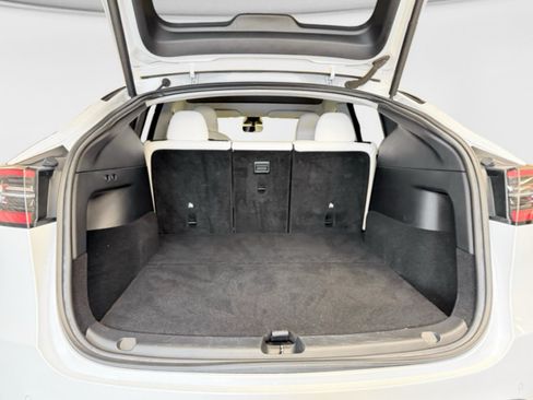 Used 2021 Tesla Model Y Long Range AWD/4WD image 25