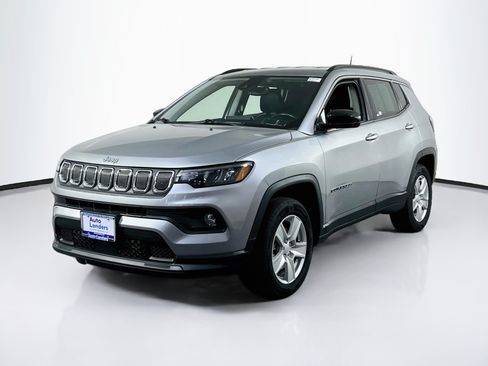 Used 2022 Jeep Compass Latitude w/ Convenience Group AWD/4WD image 1