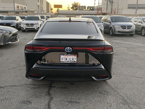 Used 2022 Toyota Mirai XLE w/ Advanced Technology Package image 8