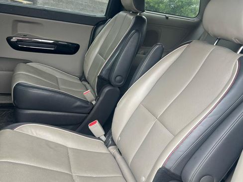 Used 2016 Kia Sedona SX FWD image 9