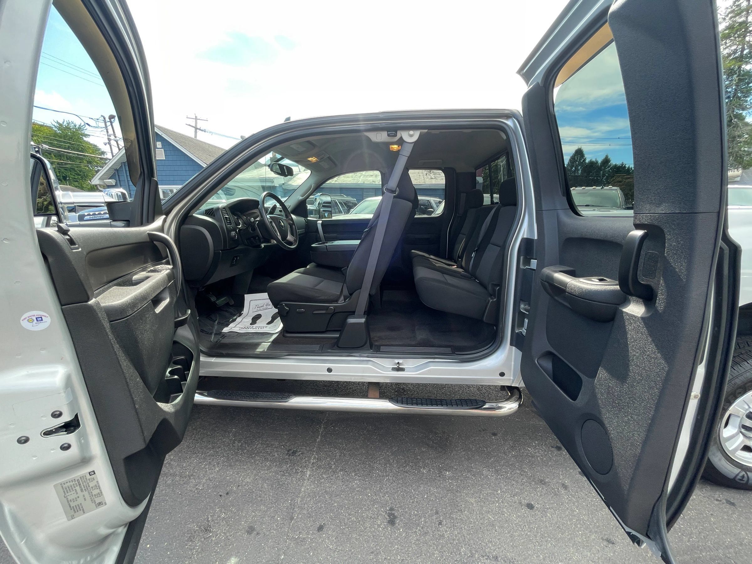 Used 2010 Chevrolet Silverado 2500 LT w/ Interior Plus Package AWD/4WD image 22