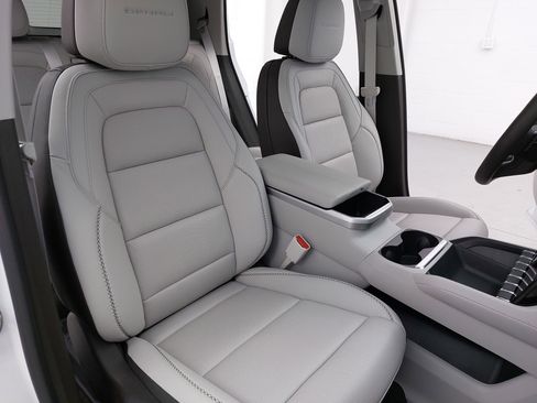 Used 2026 GMC Terrain Denali image 12