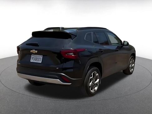 Used 2025 Chevrolet Trax LT FWD image 14