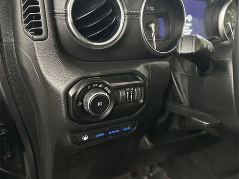 Used 2021 Jeep Wrangler Unlimited Sahara w/ Cold Weather Group image 30