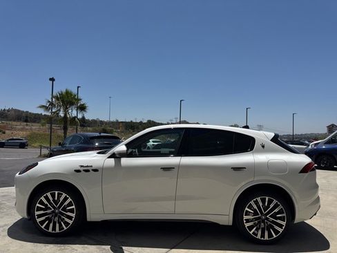 New 2025 Maserati Grecale Modena image 4