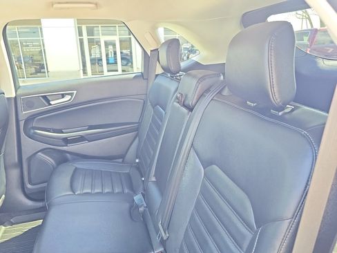 Used 2024 Ford Edge SEL w/ Convenience Package image 17
