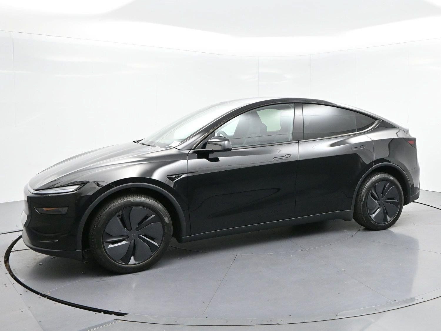 Used 2026 Tesla Model Y 2WD image 4