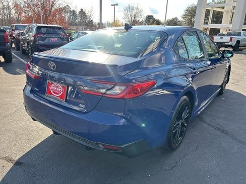 Used 2025 Toyota Camry SE image 5